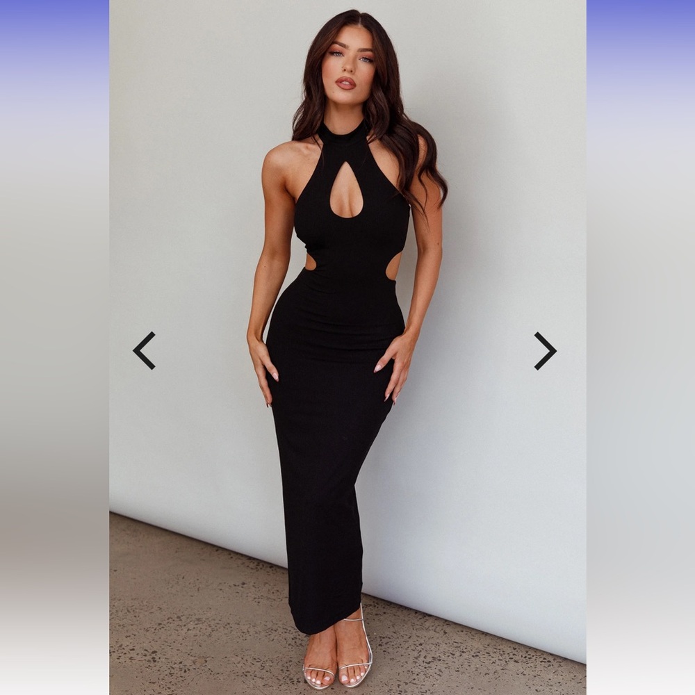 Selfie Leslie Black Keyhole Midi Dress